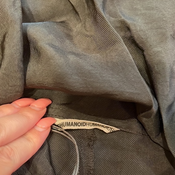 NWT Humanoid Woman’s Grey Top Size M - Picture 3 of 7